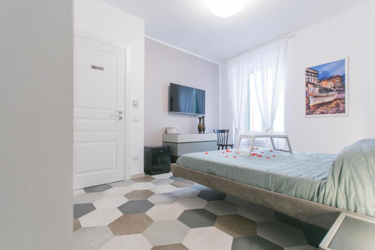 Anticaglia/24 Bed & Breakfast เนเปิลส์ ภายนอก รูปภาพ