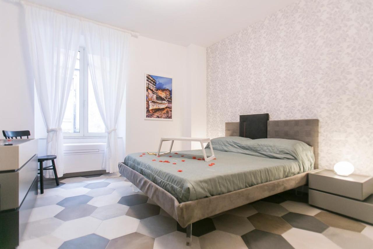 Anticaglia/24 Bed & Breakfast เนเปิลส์ ภายนอก รูปภาพ