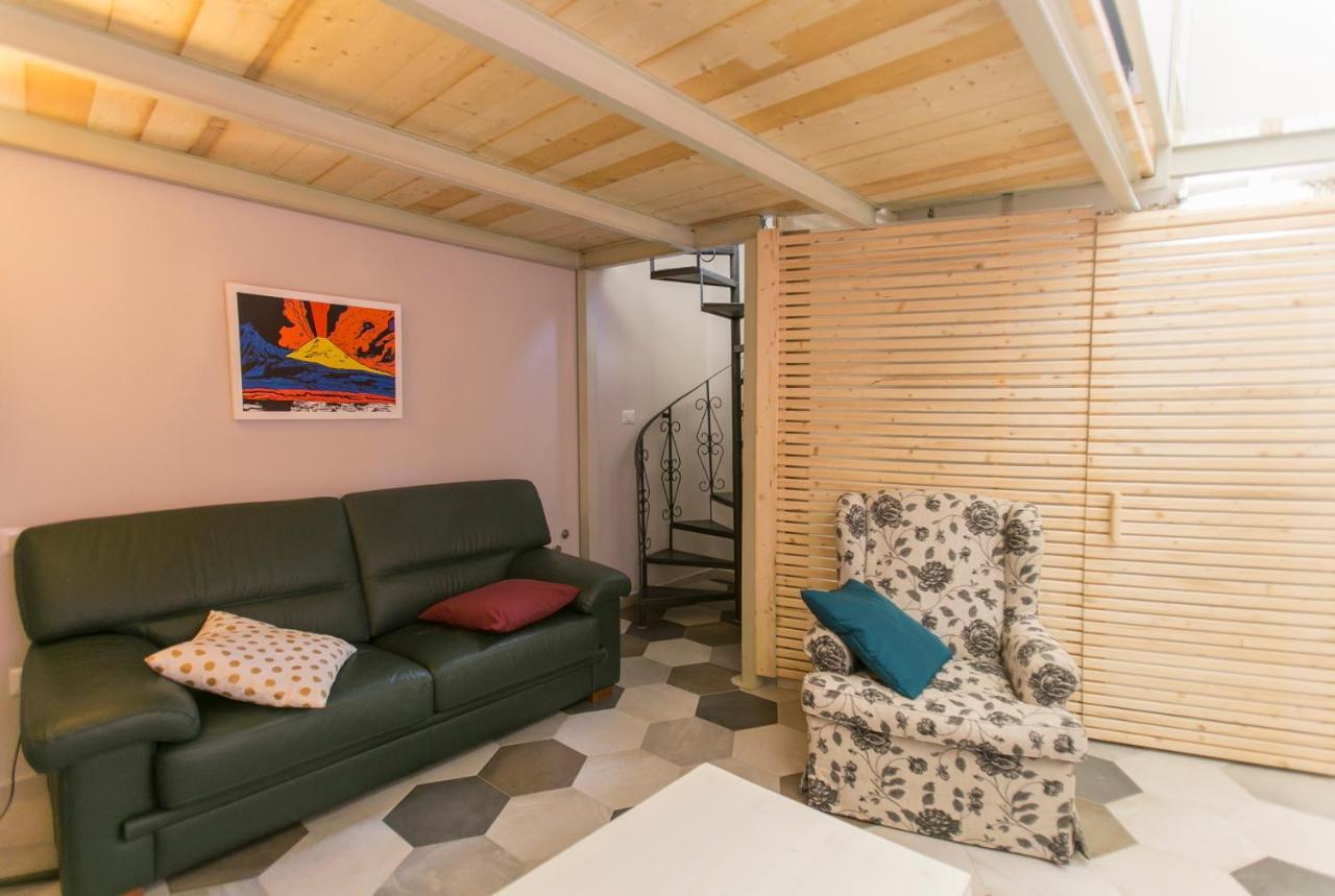 Anticaglia/24 Bed & Breakfast เนเปิลส์ ภายนอก รูปภาพ