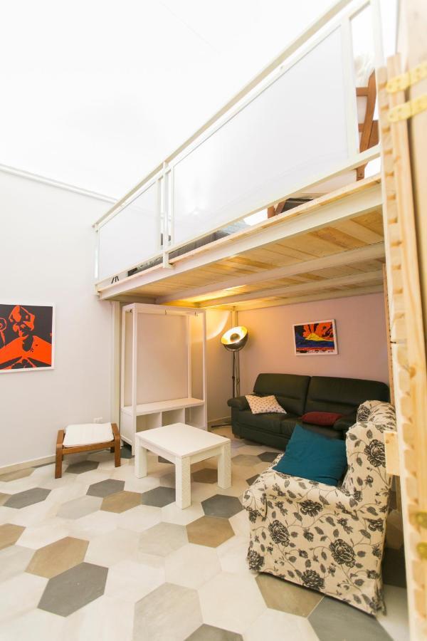 Anticaglia/24 Bed & Breakfast เนเปิลส์ ภายนอก รูปภาพ