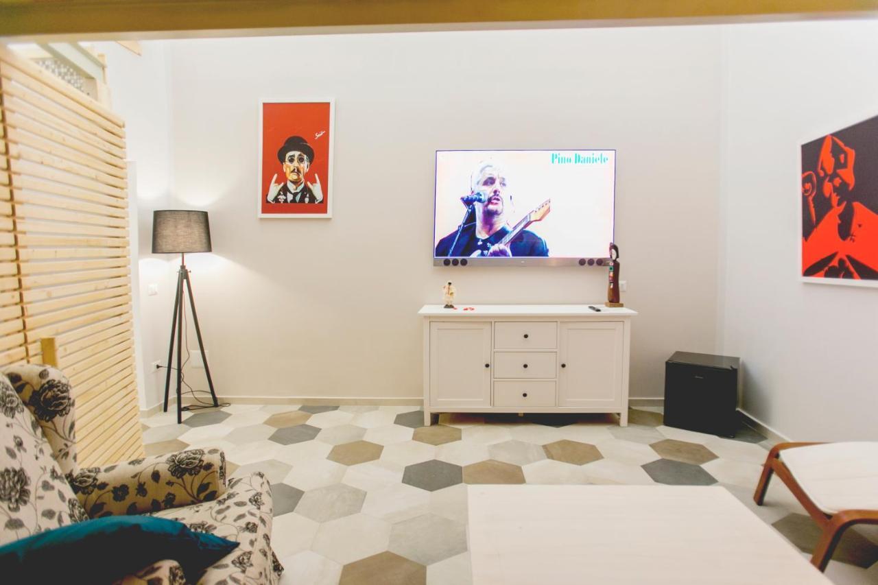 Anticaglia/24 Bed & Breakfast เนเปิลส์ ภายนอก รูปภาพ